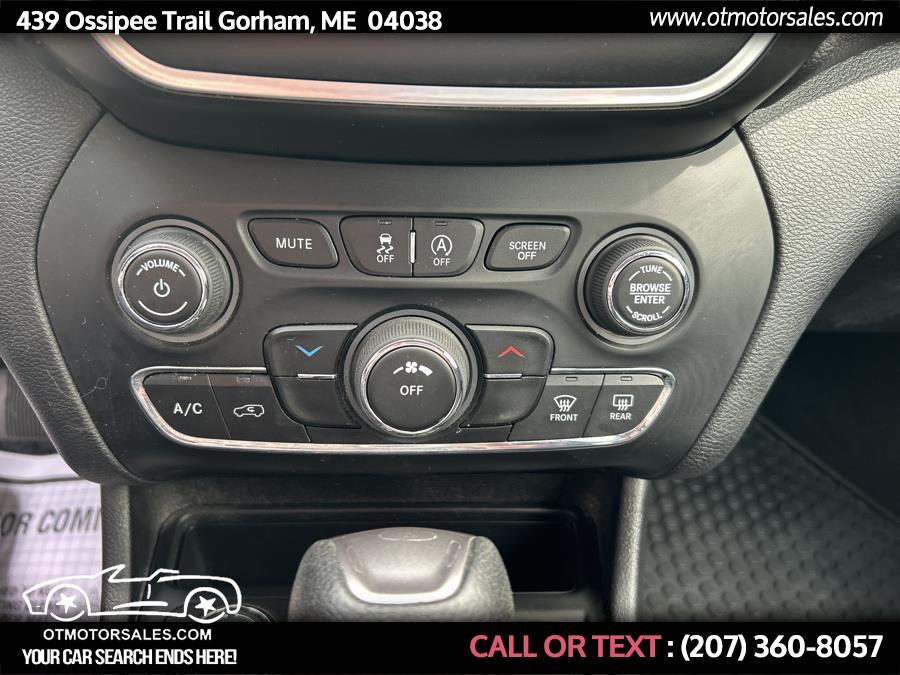 2019 Jeep Cherokee Latitude 4x4, available for sale in Gorham, Maine | Ossipee Trail Motor Sales. Gorham, Maine 2019 Jeep Cherokee Latitude 4x4, available for sale in Gorham, Maine | Ossipee Trail Motor Sales. Gorham, Maine