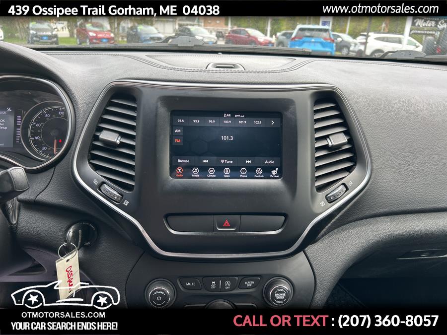 2019 Jeep Cherokee Latitude 4x4, available for sale in Gorham, Maine | Ossipee Trail Motor Sales. Gorham, Maine 2019 Jeep Cherokee Latitude 4x4, available for sale in Gorham, Maine | Ossipee Trail Motor Sales. Gorham, Maine