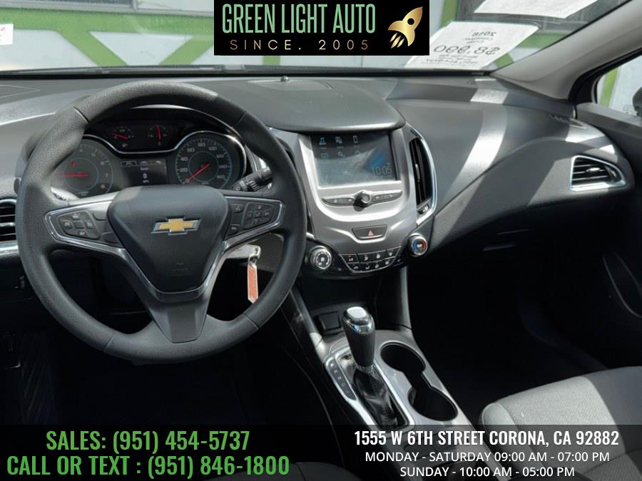 2018 Chevrolet Cruze 4dr Sdn 1.4L LT w/1SD, available for sale in Corona, California | Green Light Auto. Corona, California 2018 Chevrolet Cruze 4dr Sdn 1.4L LT w/1SD, available for sale in Corona, California | Green Light Auto. Corona, California