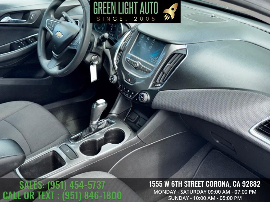 2018 Chevrolet Cruze 4dr Sdn 1.4L LT w/1SD, available for sale in Corona, California | Green Light Auto. Corona, California 2018 Chevrolet Cruze 4dr Sdn 1.4L LT w/1SD, available for sale in Corona, California | Green Light Auto. Corona, California