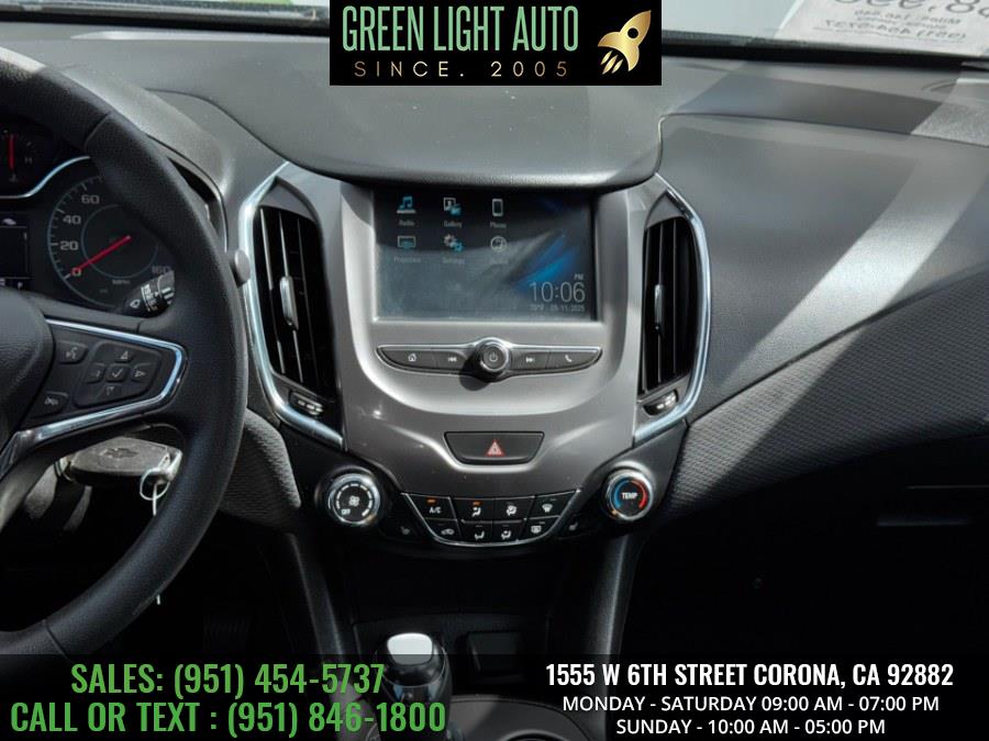 2018 Chevrolet Cruze 4dr Sdn 1.4L LT w/1SD, available for sale in Corona, California | Green Light Auto. Corona, California 2018 Chevrolet Cruze 4dr Sdn 1.4L LT w/1SD, available for sale in Corona, California | Green Light Auto. Corona, California