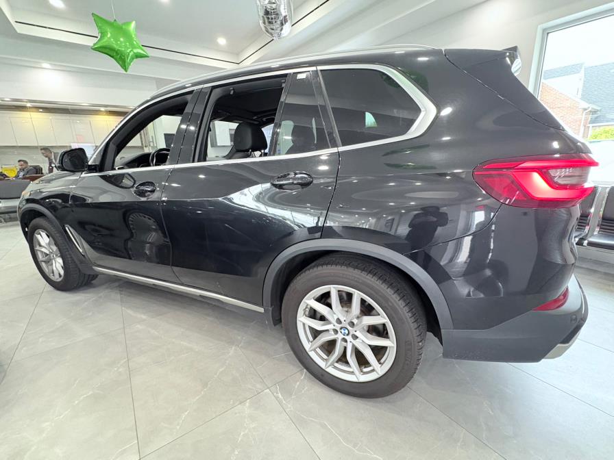 2019 BMW X5 xDrive40i Sports Activity Vehicle, available for sale in Franklin Square, New York | Luxury Motor Club. Franklin Square, New York 2019 BMW X5 xDrive40i Sports Activity Vehicle, available for sale in Franklin Square, New York | Luxury Motor Club. Franklin Square, New York