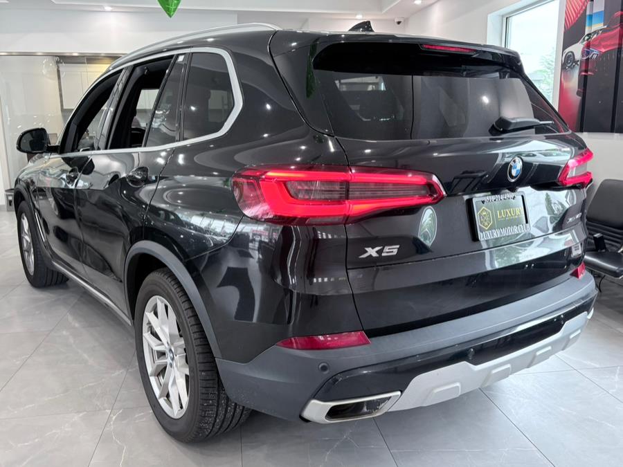 2019 BMW X5 xDrive40i Sports Activity Vehicle, available for sale in Franklin Square, New York | Luxury Motor Club. Franklin Square, New York 2019 BMW X5 xDrive40i Sports Activity Vehicle, available for sale in Franklin Square, New York | Luxury Motor Club. Franklin Square, New York
