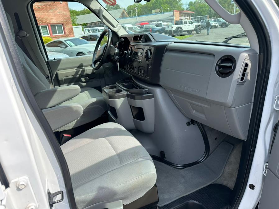 2011 Ford Econoline Wagon E-350 Super Duty XLT, available for sale in South Windsor, Connecticut | Mike And Tony Auto Sales, Inc. South Windsor, Connecticut 2011 Ford Econoline Wagon E-350 Super Duty XLT, available for sale in South Windsor, Connecticut | Mike And Tony Auto Sales, Inc. South Windsor, Connecticut