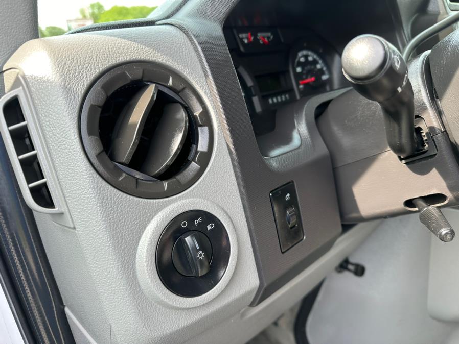 2011 Ford Econoline Wagon E-350 Super Duty XLT, available for sale in South Windsor, Connecticut | Mike And Tony Auto Sales, Inc. South Windsor, Connecticut 2011 Ford Econoline Wagon E-350 Super Duty XLT, available for sale in South Windsor, Connecticut | Mike And Tony Auto Sales, Inc. South Windsor, Connecticut