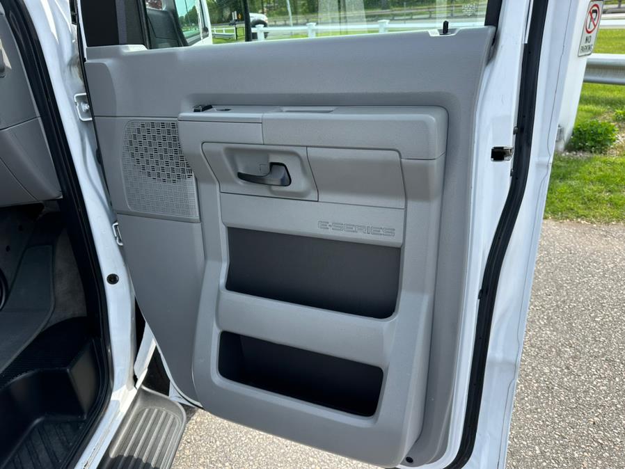 2011 Ford Econoline Wagon E-350 Super Duty XLT, available for sale in South Windsor, Connecticut | Mike And Tony Auto Sales, Inc. South Windsor, Connecticut 2011 Ford Econoline Wagon E-350 Super Duty XLT, available for sale in South Windsor, Connecticut | Mike And Tony Auto Sales, Inc. South Windsor, Connecticut
