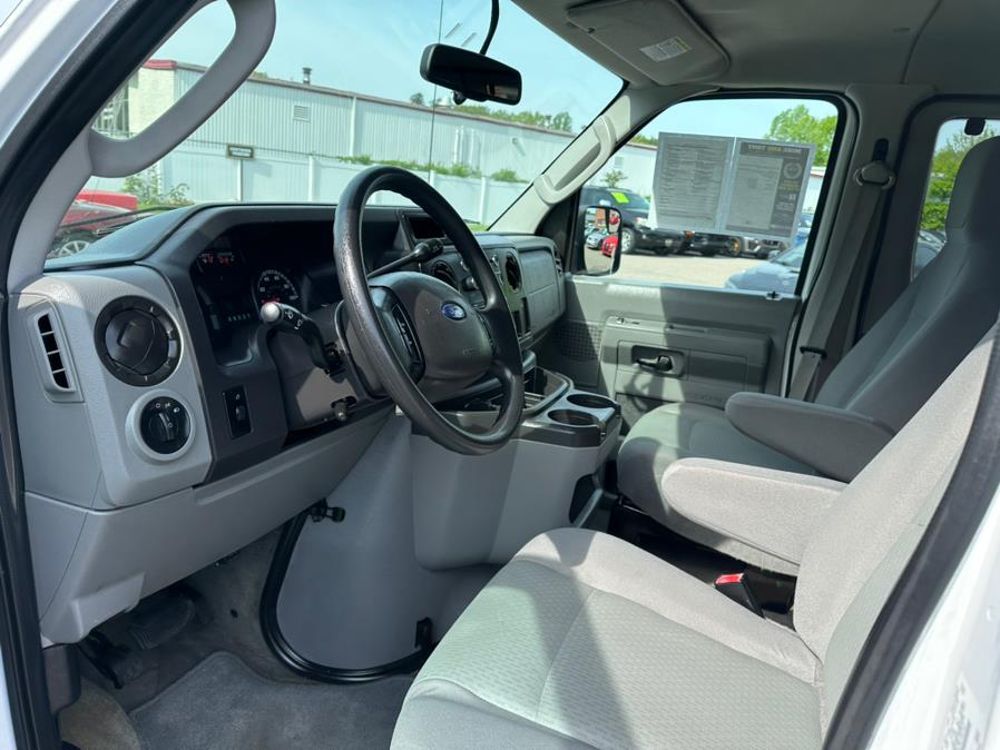 2011 Ford Econoline Wagon E-350 Super Duty XLT, available for sale in South Windsor, Connecticut | Mike And Tony Auto Sales, Inc. South Windsor, Connecticut 2011 Ford Econoline Wagon E-350 Super Duty XLT, available for sale in South Windsor, Connecticut | Mike And Tony Auto Sales, Inc. South Windsor, Connecticut