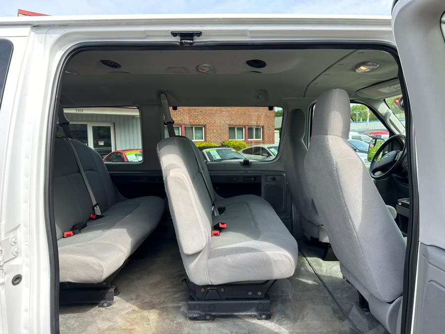 2011 Ford Econoline Wagon E-350 Super Duty XLT, available for sale in South Windsor, Connecticut | Mike And Tony Auto Sales, Inc. South Windsor, Connecticut 2011 Ford Econoline Wagon E-350 Super Duty XLT, available for sale in South Windsor, Connecticut | Mike And Tony Auto Sales, Inc. South Windsor, Connecticut