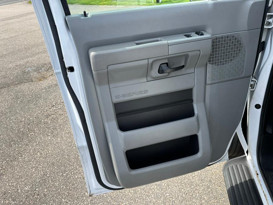 2011 Ford Econoline Wagon E-350 Super Duty XLT, available for sale in South Windsor, Connecticut | Mike And Tony Auto Sales, Inc. South Windsor, Connecticut 2011 Ford Econoline Wagon E-350 Super Duty XLT, available for sale in South Windsor, Connecticut | Mike And Tony Auto Sales, Inc. South Windsor, Connecticut