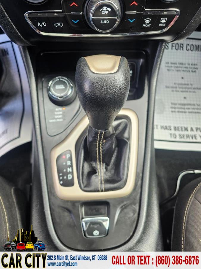 2016 Jeep Cherokee 4WD 4dr Latitude, available for sale in East Windsor, Connecticut | Car City LLC. East Windsor, Connecticut 2016 Jeep Cherokee 4WD 4dr Latitude, available for sale in East Windsor, Connecticut | Car City LLC. East Windsor, Connecticut