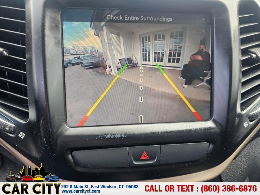 2016 Jeep Cherokee 4WD 4dr Latitude, available for sale in East Windsor, Connecticut | Car City LLC. East Windsor, Connecticut 2016 Jeep Cherokee 4WD 4dr Latitude, available for sale in East Windsor, Connecticut | Car City LLC. East Windsor, Connecticut