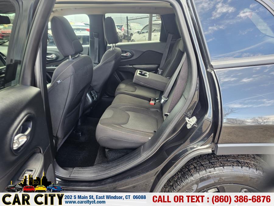 2016 Jeep Cherokee 4WD 4dr Latitude, available for sale in East Windsor, Connecticut | Car City LLC. East Windsor, Connecticut 2016 Jeep Cherokee 4WD 4dr Latitude, available for sale in East Windsor, Connecticut | Car City LLC. East Windsor, Connecticut