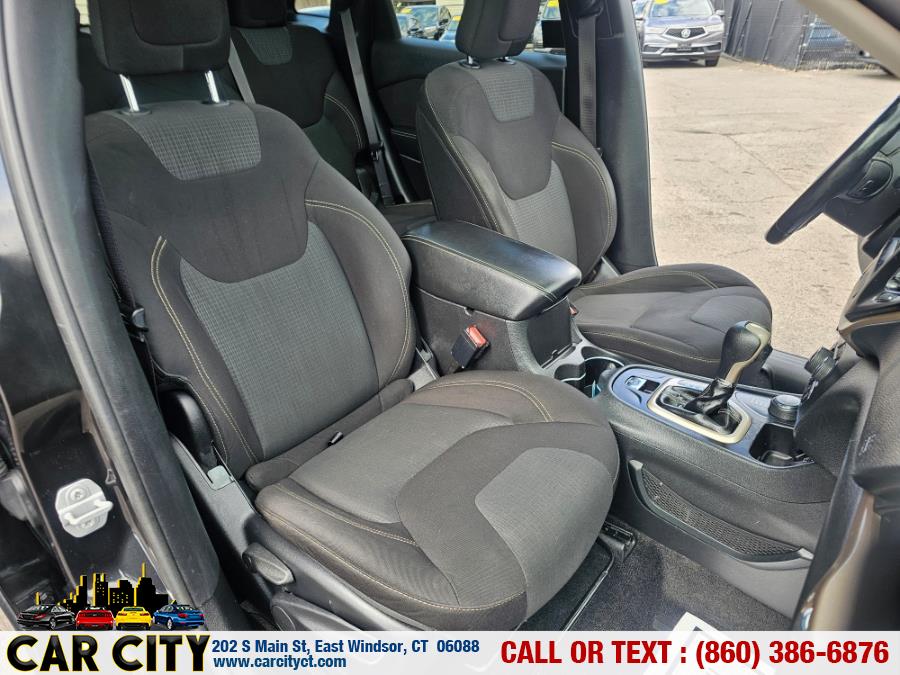 2016 Jeep Cherokee 4WD 4dr Latitude, available for sale in East Windsor, Connecticut | Car City LLC. East Windsor, Connecticut 2016 Jeep Cherokee 4WD 4dr Latitude, available for sale in East Windsor, Connecticut | Car City LLC. East Windsor, Connecticut