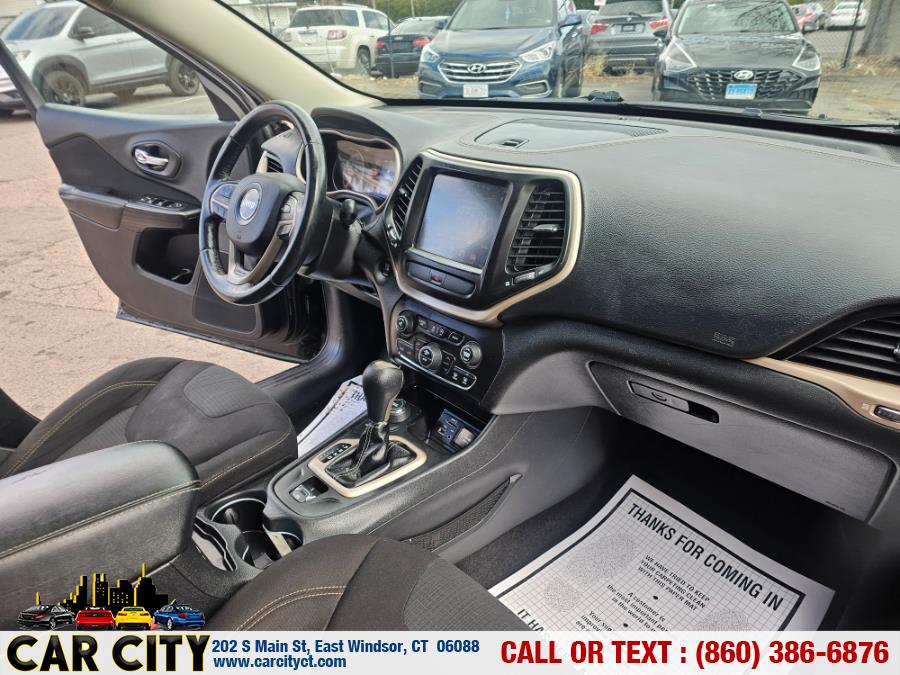 2016 Jeep Cherokee 4WD 4dr Latitude, available for sale in East Windsor, Connecticut | Car City LLC. East Windsor, Connecticut 2016 Jeep Cherokee 4WD 4dr Latitude, available for sale in East Windsor, Connecticut | Car City LLC. East Windsor, Connecticut