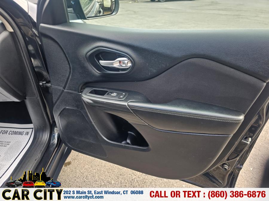 2016 Jeep Cherokee 4WD 4dr Latitude, available for sale in East Windsor, Connecticut | Car City LLC. East Windsor, Connecticut 2016 Jeep Cherokee 4WD 4dr Latitude, available for sale in East Windsor, Connecticut | Car City LLC. East Windsor, Connecticut