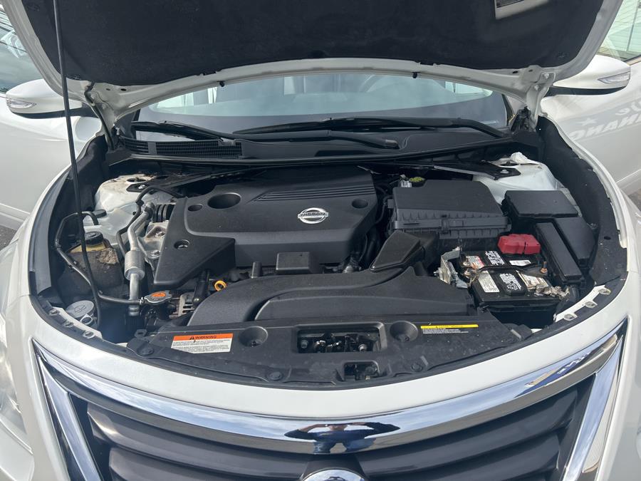 2015 Nissan Altima 4dr Sdn I4 2.5 S, available for sale in South Windsor , Connecticut | Ful-line Auto LLC. South Windsor , Connecticut 2015 Nissan Altima 4dr Sdn I4 2.5 S, available for sale in South Windsor , Connecticut | Ful-line Auto LLC. South Windsor , Connecticut