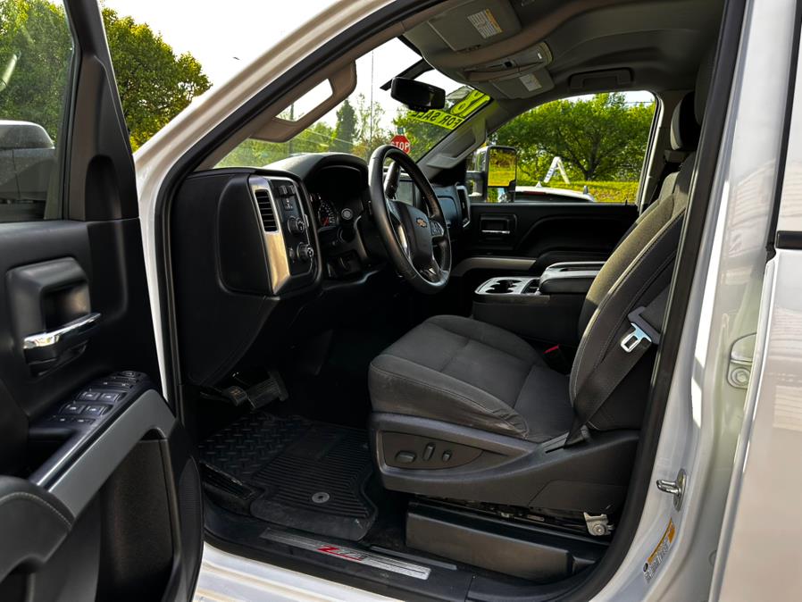 2018 Chevrolet Silverado 2500HD 4WD Crew Cab 153.7" LT, available for sale in New Milford, Connecticut | Faustos Auto Body and Repairs LLC. New Milford, Connecticut 2018 Chevrolet Silverado 2500HD 4WD Crew Cab 153.7" LT, available for sale in New Milford, Connecticut | Faustos Auto Body and Repairs LLC. New Milford, Connecticut