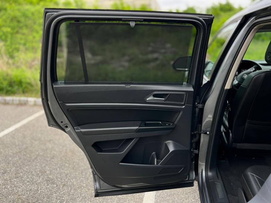 2019 Volkswagen Atlas 3.6L V6 SEL R-Line 4MOTION, available for sale in Paterson, New Jersey | Speedway Motors LLC. Paterson, New Jersey 2019 Volkswagen Atlas 3.6L V6 SEL R-Line 4MOTION, available for sale in Paterson, New Jersey | Speedway Motors LLC. Paterson, New Jersey
