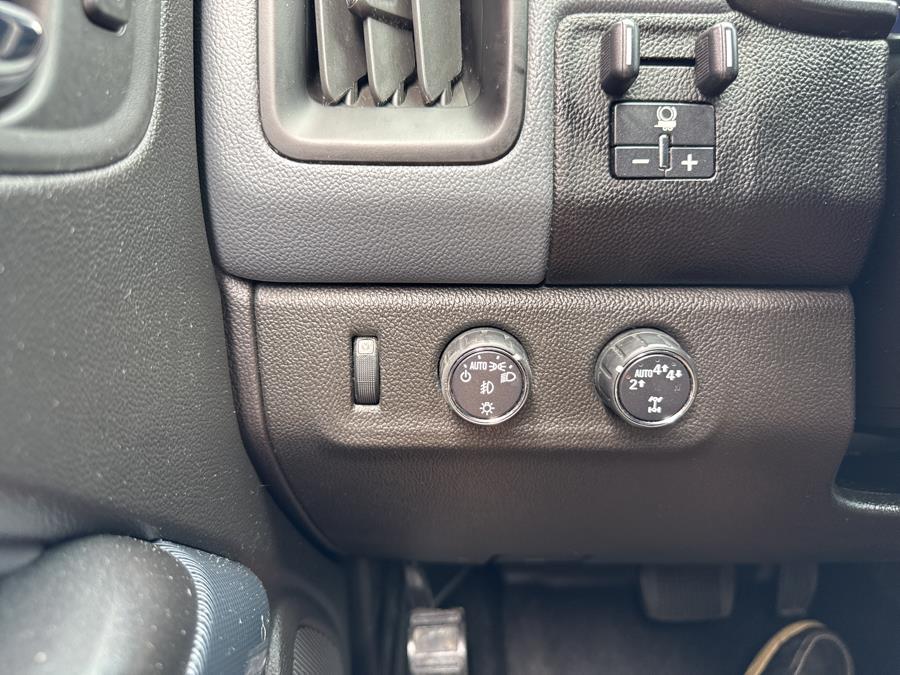 2017 Chevrolet Colorado 4WD Crew Cab Z71, available for sale in Waterbury, Connecticut | National Auto Brokers, Inc.. Waterbury, Connecticut 2017 Chevrolet Colorado 4WD Crew Cab Z71, available for sale in Waterbury, Connecticut | National Auto Brokers, Inc.. Waterbury, Connecticut