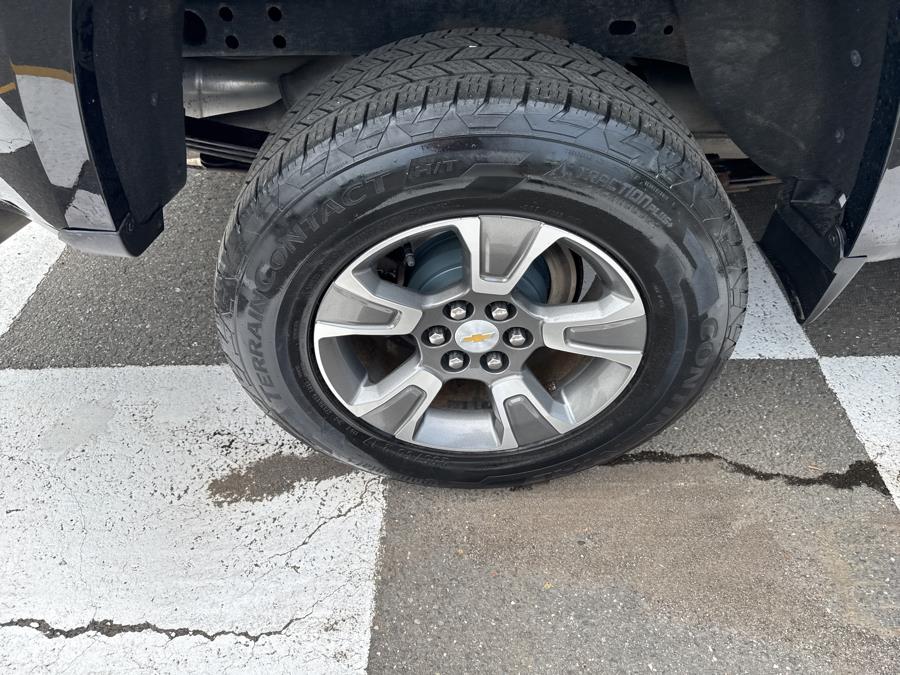 2017 Chevrolet Colorado 4WD Crew Cab Z71, available for sale in Waterbury, Connecticut | National Auto Brokers, Inc.. Waterbury, Connecticut 2017 Chevrolet Colorado 4WD Crew Cab Z71, available for sale in Waterbury, Connecticut | National Auto Brokers, Inc.. Waterbury, Connecticut