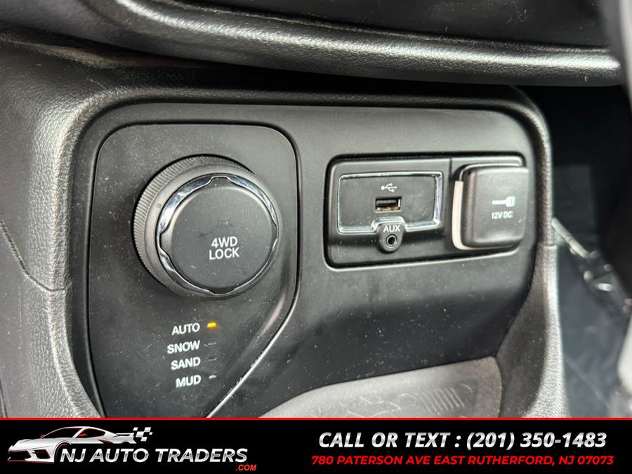 2015 Jeep Renegade 4WD 4dr Latitude, available for sale in East Rutherford, New Jersey | NJ Auto Traders. East Rutherford, New Jersey 2015 Jeep Renegade 4WD 4dr Latitude, available for sale in East Rutherford, New Jersey | NJ Auto Traders. East Rutherford, New Jersey