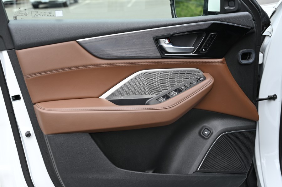 2022 Acura MDX SH-AWD w/Advance Package, available for sale in Waterbury, Connecticut | Highline Car Connection. Waterbury, Connecticut 2022 Acura MDX SH-AWD w/Advance Package, available for sale in Waterbury, Connecticut | Highline Car Connection. Waterbury, Connecticut