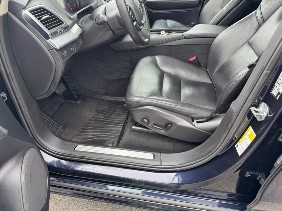 2017 Volvo XC90 T6 AWD 7-Passenger Momentum, available for sale in Berlin, Connecticut | Tru Auto Mall. Berlin, Connecticut 2017 Volvo XC90 T6 AWD 7-Passenger Momentum, available for sale in Berlin, Connecticut | Tru Auto Mall. Berlin, Connecticut