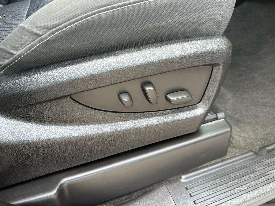 2015 Chevrolet Silverado 1500 4WD Double Cab 143.5" LT w/1LT, available for sale in South Windsor, Connecticut | Mike And Tony Auto Sales, Inc. South Windsor, Connecticut 2015 Chevrolet Silverado 1500 4WD Double Cab 143.5" LT w/1LT, available for sale in South Windsor, Connecticut | Mike And Tony Auto Sales, Inc. South Windsor, Connecticut