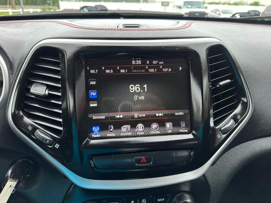 2015 Jeep Cherokee 4WD 4dr Trailhawk, available for sale in South Windsor, Connecticut | Mike And Tony Auto Sales, Inc. South Windsor, Connecticut 2015 Jeep Cherokee 4WD 4dr Trailhawk, available for sale in South Windsor, Connecticut | Mike And Tony Auto Sales, Inc. South Windsor, Connecticut
