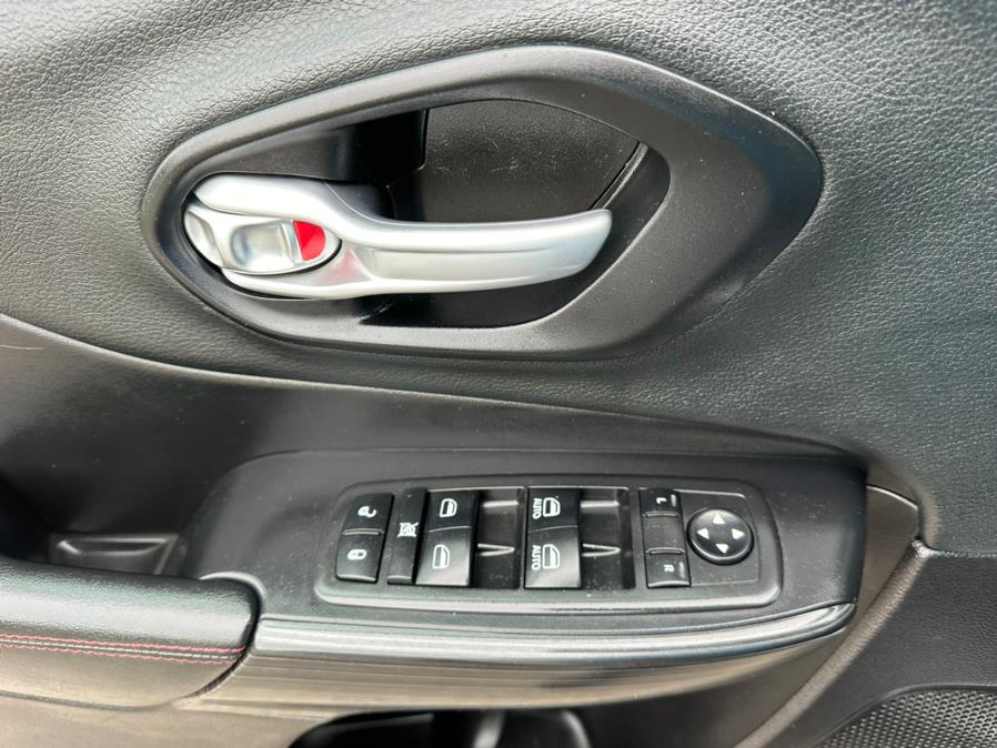 2015 Jeep Cherokee 4WD 4dr Trailhawk, available for sale in South Windsor, Connecticut | Mike And Tony Auto Sales, Inc. South Windsor, Connecticut 2015 Jeep Cherokee 4WD 4dr Trailhawk, available for sale in South Windsor, Connecticut | Mike And Tony Auto Sales, Inc. South Windsor, Connecticut