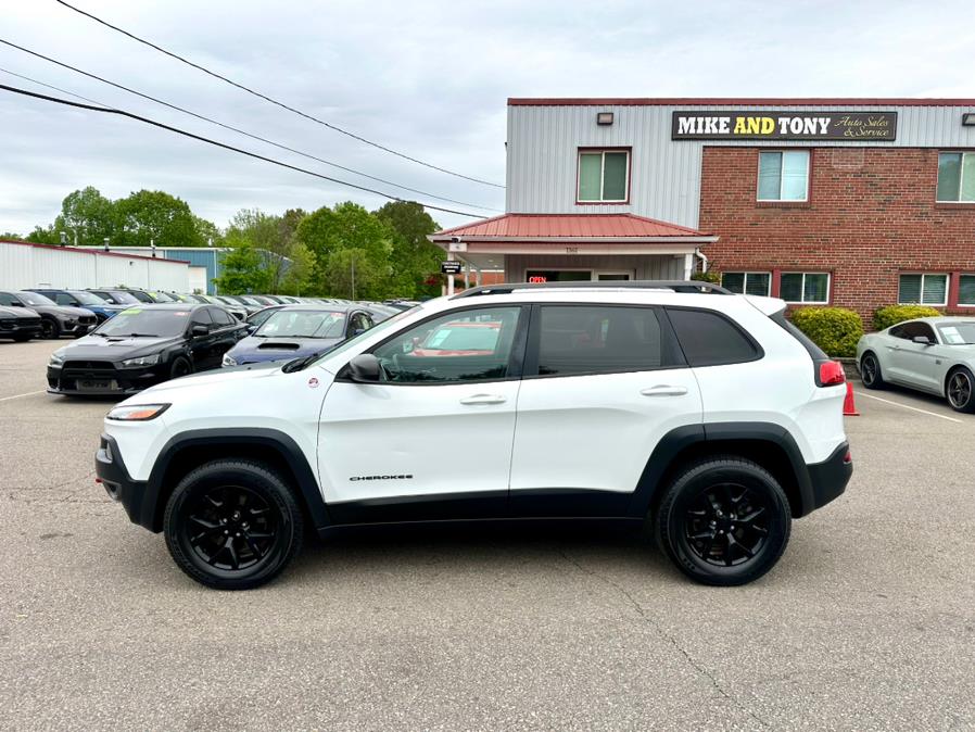 2015 Jeep Cherokee 4WD 4dr Trailhawk, available for sale in South Windsor, Connecticut | Mike And Tony Auto Sales, Inc. South Windsor, Connecticut 2015 Jeep Cherokee 4WD 4dr Trailhawk, available for sale in South Windsor, Connecticut | Mike And Tony Auto Sales, Inc. South Windsor, Connecticut