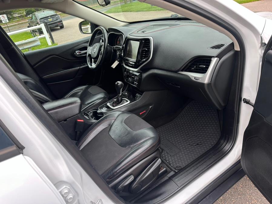2015 Jeep Cherokee 4WD 4dr Trailhawk, available for sale in South Windsor, Connecticut | Mike And Tony Auto Sales, Inc. South Windsor, Connecticut 2015 Jeep Cherokee 4WD 4dr Trailhawk, available for sale in South Windsor, Connecticut | Mike And Tony Auto Sales, Inc. South Windsor, Connecticut