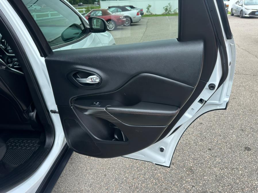 2015 Jeep Cherokee 4WD 4dr Trailhawk, available for sale in South Windsor, Connecticut | Mike And Tony Auto Sales, Inc. South Windsor, Connecticut 2015 Jeep Cherokee 4WD 4dr Trailhawk, available for sale in South Windsor, Connecticut | Mike And Tony Auto Sales, Inc. South Windsor, Connecticut