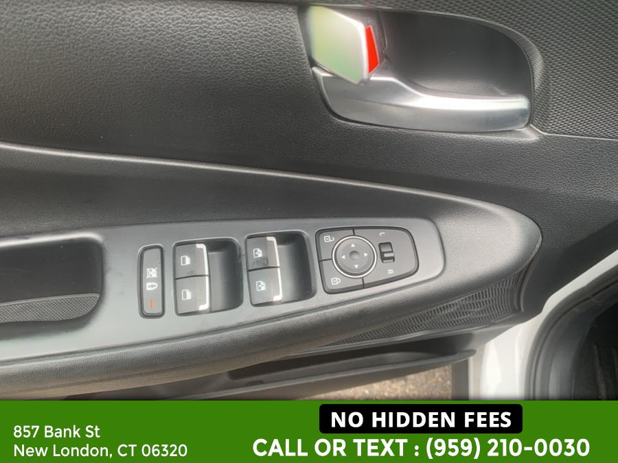 2020 Hyundai Santa Fe SEL 2.4L Auto AWD, available for sale in New London, Connecticut | McAvoy Inc dba Town Hill Auto. New London, Connecticut 2020 Hyundai Santa Fe SEL 2.4L Auto AWD, available for sale in New London, Connecticut | McAvoy Inc dba Town Hill Auto. New London, Connecticut