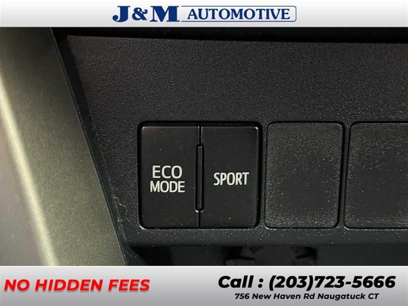 2015 Toyota Rav4 LE, available for sale in Naugatuck, Connecticut | J&M Automotive Sls&Svc LLC. Naugatuck, Connecticut 2015 Toyota Rav4 LE, available for sale in Naugatuck, Connecticut | J&M Automotive Sls&Svc LLC. Naugatuck, Connecticut