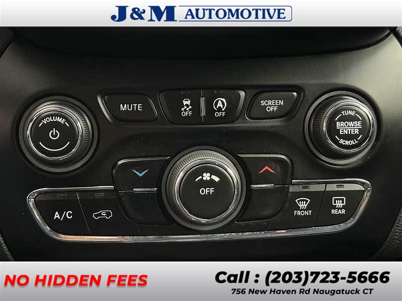 2020 Jeep Cherokee Latitude, available for sale in Naugatuck, Connecticut | J&M Automotive Sls&Svc LLC. Naugatuck, Connecticut 2020 Jeep Cherokee Latitude, available for sale in Naugatuck, Connecticut | J&M Automotive Sls&Svc LLC. Naugatuck, Connecticut