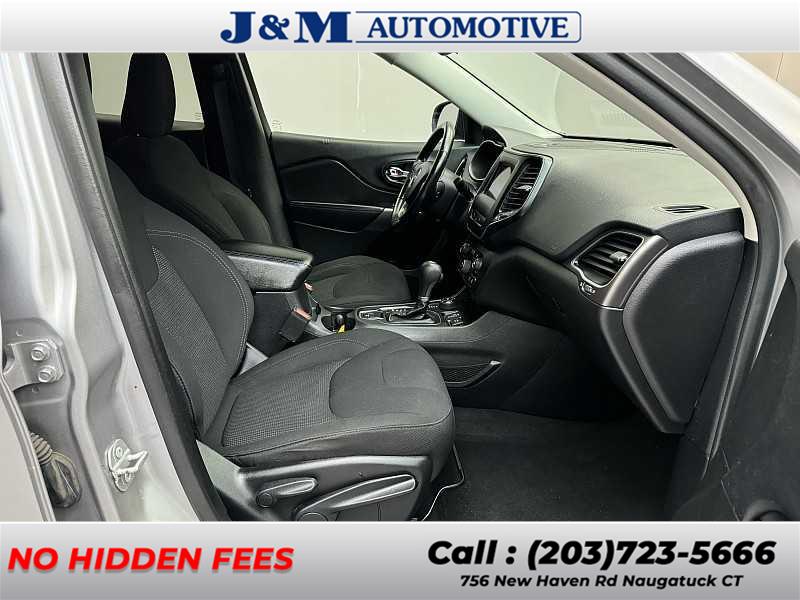 2020 Jeep Cherokee Latitude, available for sale in Naugatuck, Connecticut | J&M Automotive Sls&Svc LLC. Naugatuck, Connecticut 2020 Jeep Cherokee Latitude, available for sale in Naugatuck, Connecticut | J&M Automotive Sls&Svc LLC. Naugatuck, Connecticut