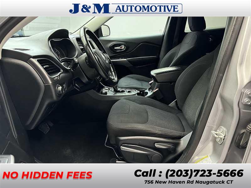 2020 Jeep Cherokee Latitude, available for sale in Naugatuck, Connecticut | J&M Automotive Sls&Svc LLC. Naugatuck, Connecticut 2020 Jeep Cherokee Latitude, available for sale in Naugatuck, Connecticut | J&M Automotive Sls&Svc LLC. Naugatuck, Connecticut
