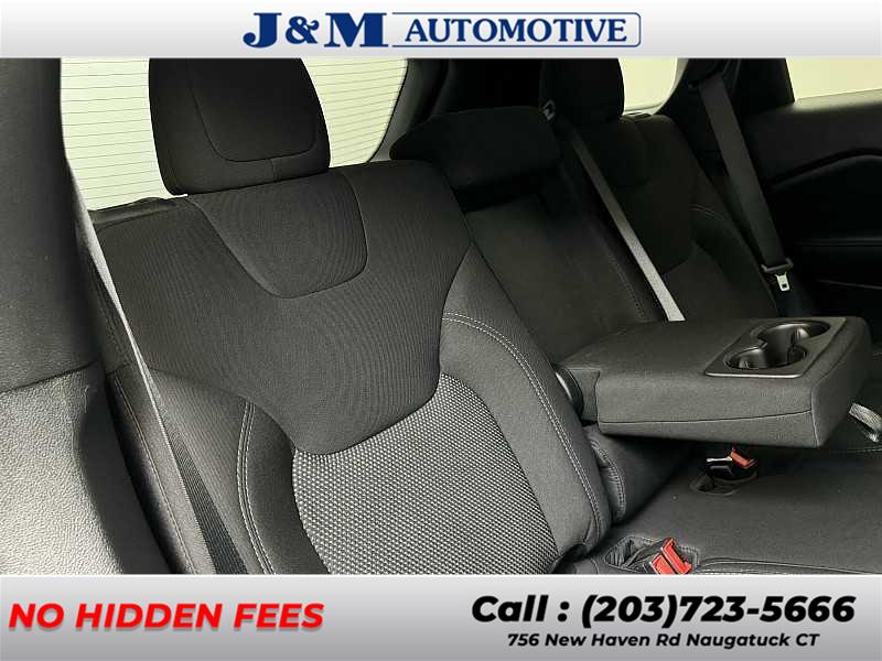 2020 Jeep Cherokee Latitude, available for sale in Naugatuck, Connecticut | J&M Automotive Sls&Svc LLC. Naugatuck, Connecticut 2020 Jeep Cherokee Latitude, available for sale in Naugatuck, Connecticut | J&M Automotive Sls&Svc LLC. Naugatuck, Connecticut