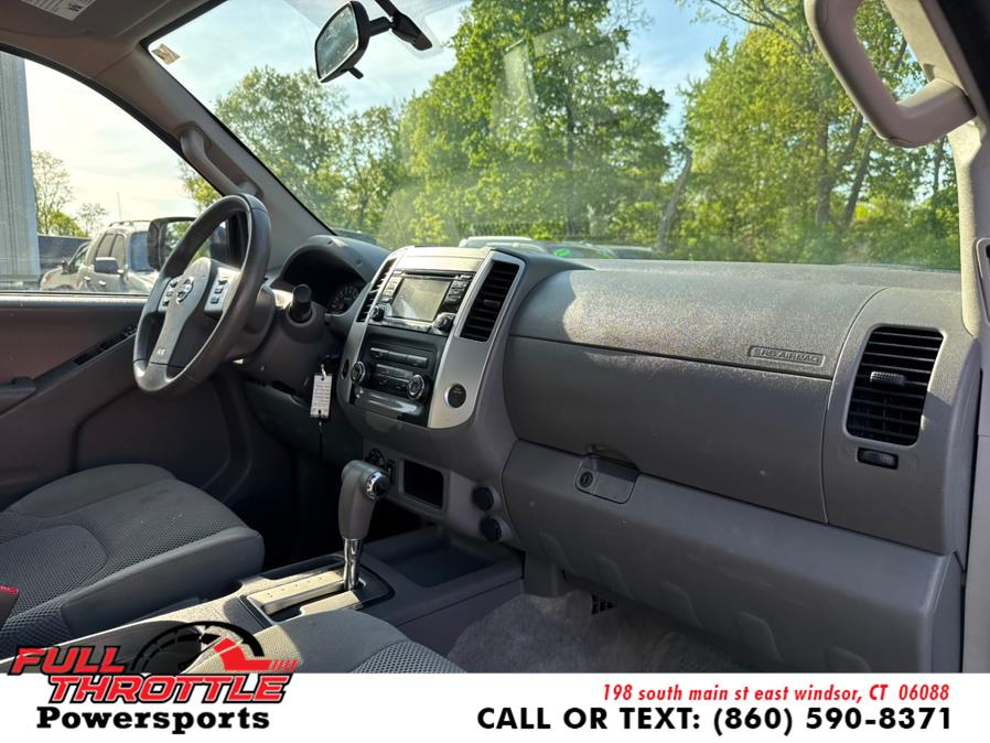 2015 Nissan Frontier 4WD Crew Cab SWB Auto PRO-4X, available for sale in East Windsor, Connecticut | Full Throttle Power Sports LLC. East Windsor, Connecticut 2015 Nissan Frontier 4WD Crew Cab SWB Auto PRO-4X, available for sale in East Windsor, Connecticut | Full Throttle Power Sports LLC. East Windsor, Connecticut
