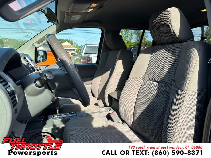 2015 Nissan Frontier 4WD Crew Cab SWB Auto PRO-4X, available for sale in East Windsor, Connecticut | Full Throttle Power Sports LLC. East Windsor, Connecticut 2015 Nissan Frontier 4WD Crew Cab SWB Auto PRO-4X, available for sale in East Windsor, Connecticut | Full Throttle Power Sports LLC. East Windsor, Connecticut
