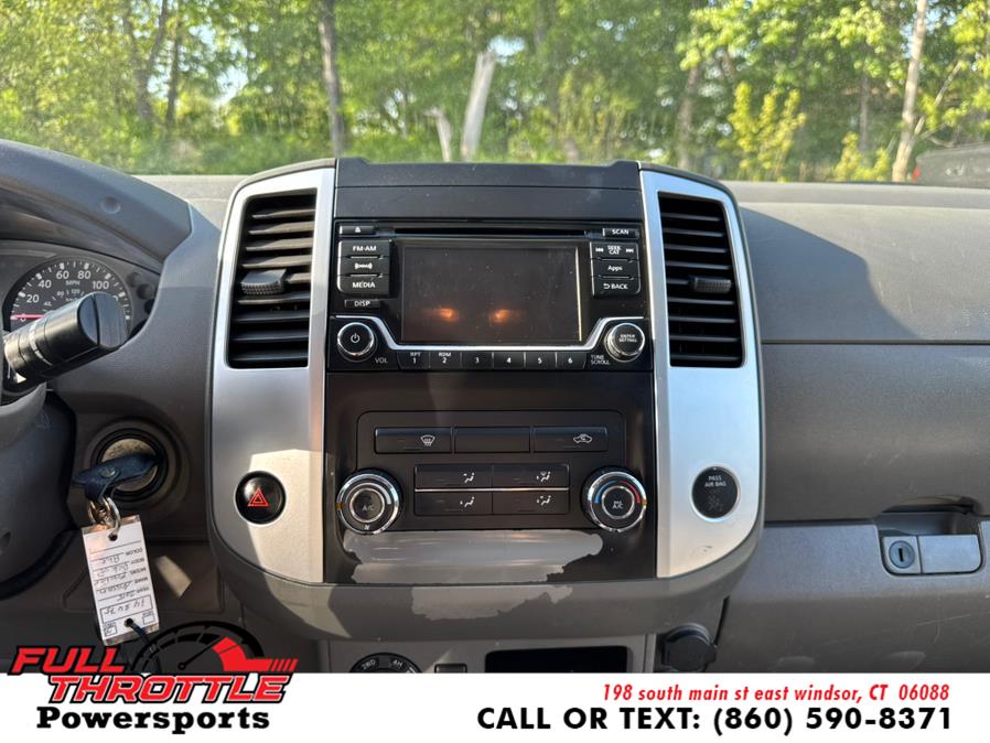 2015 Nissan Frontier 4WD Crew Cab SWB Auto PRO-4X, available for sale in East Windsor, Connecticut | Full Throttle Power Sports LLC. East Windsor, Connecticut 2015 Nissan Frontier 4WD Crew Cab SWB Auto PRO-4X, available for sale in East Windsor, Connecticut | Full Throttle Power Sports LLC. East Windsor, Connecticut