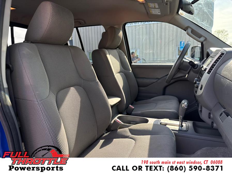 2015 Nissan Frontier 4WD Crew Cab SWB Auto PRO-4X, available for sale in East Windsor, Connecticut | Full Throttle Power Sports LLC. East Windsor, Connecticut 2015 Nissan Frontier 4WD Crew Cab SWB Auto PRO-4X, available for sale in East Windsor, Connecticut | Full Throttle Power Sports LLC. East Windsor, Connecticut