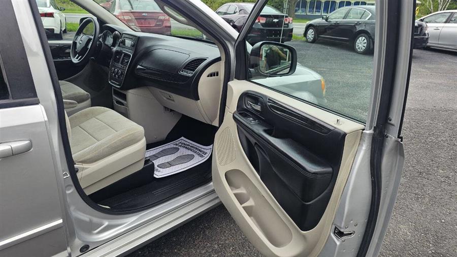 2012 Dodge Grand Caravan SXT 4dr Mini Van, available for sale in Wolcott, New York | Auto Hunter CNY. Wolcott, New York 2012 Dodge Grand Caravan SXT 4dr Mini Van, available for sale in Wolcott, New York | Auto Hunter CNY. Wolcott, New York