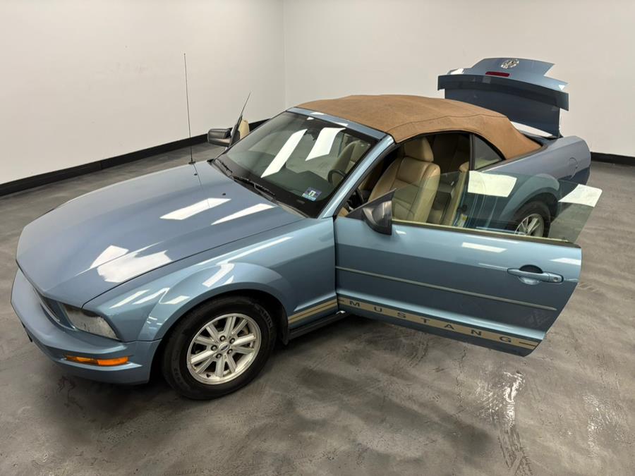 2006 Ford Mustang 2dr Conv Premium, available for sale in Elizabeth, New Jersey | Dream Auto Group. Elizabeth, New Jersey 2006 Ford Mustang 2dr Conv Premium, available for sale in Elizabeth, New Jersey | Dream Auto Group. Elizabeth, New Jersey