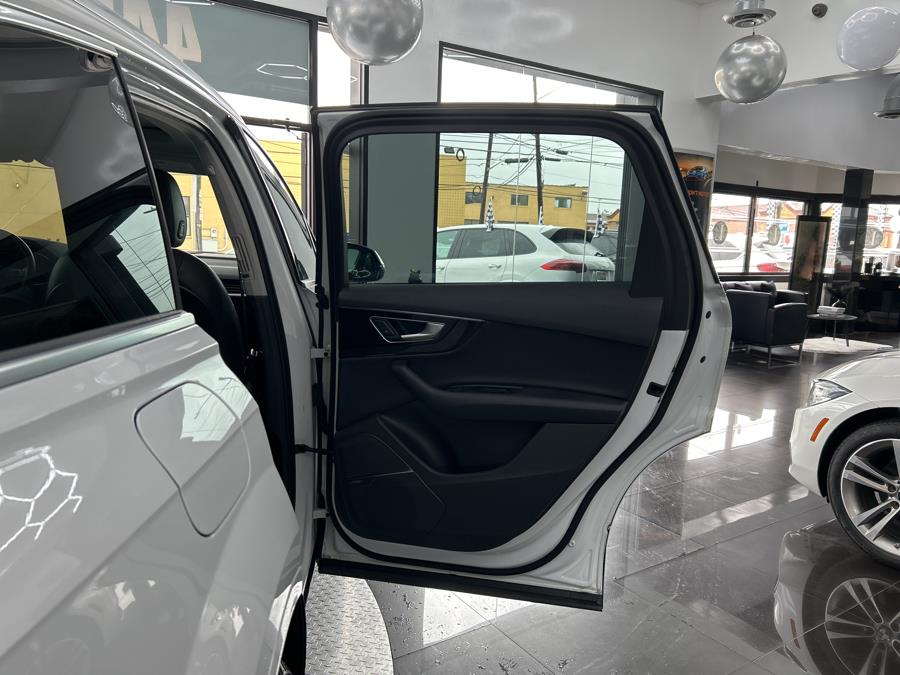 2019 Audi Q7 Premium Plus 55 TFSI quattro, available for sale in Jersey City, New Jersey | Luxe Auto Galleria. Jersey City, New Jersey 2019 Audi Q7 Premium Plus 55 TFSI quattro, available for sale in Jersey City, New Jersey | Luxe Auto Galleria. Jersey City, New Jersey