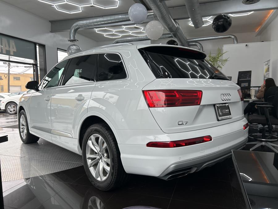 2019 Audi Q7 Premium Plus 55 TFSI quattro, available for sale in Jersey City, New Jersey | Luxe Auto Galleria. Jersey City, New Jersey 2019 Audi Q7 Premium Plus 55 TFSI quattro, available for sale in Jersey City, New Jersey | Luxe Auto Galleria. Jersey City, New Jersey