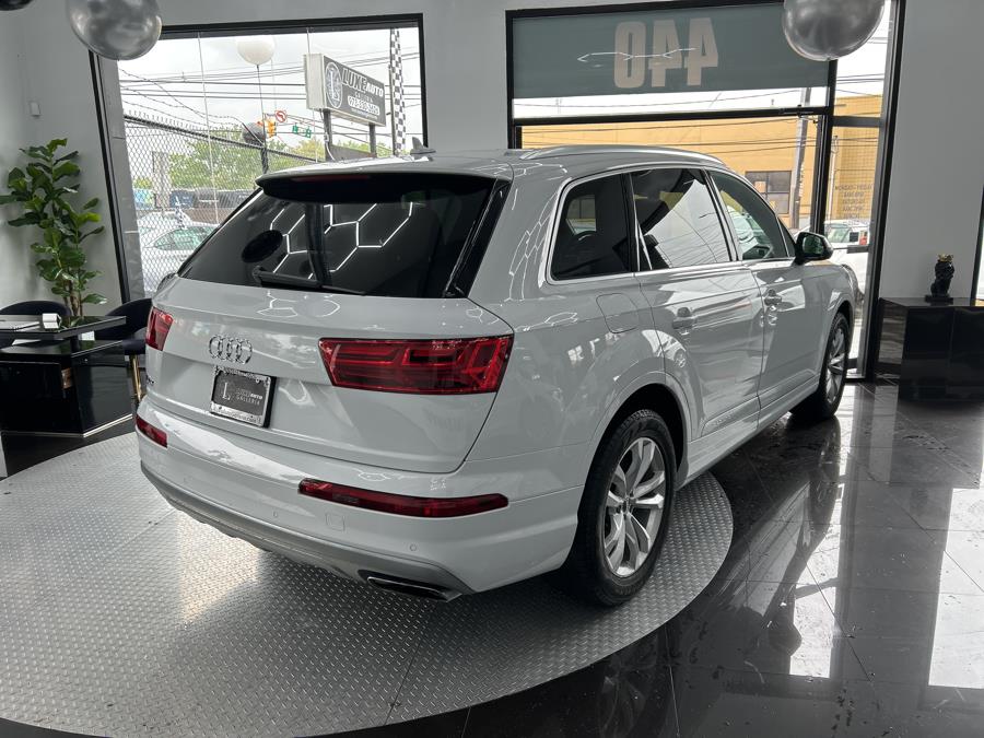 2019 Audi Q7 Premium Plus 55 TFSI quattro, available for sale in Jersey City, New Jersey | Luxe Auto Galleria. Jersey City, New Jersey 2019 Audi Q7 Premium Plus 55 TFSI quattro, available for sale in Jersey City, New Jersey | Luxe Auto Galleria. Jersey City, New Jersey