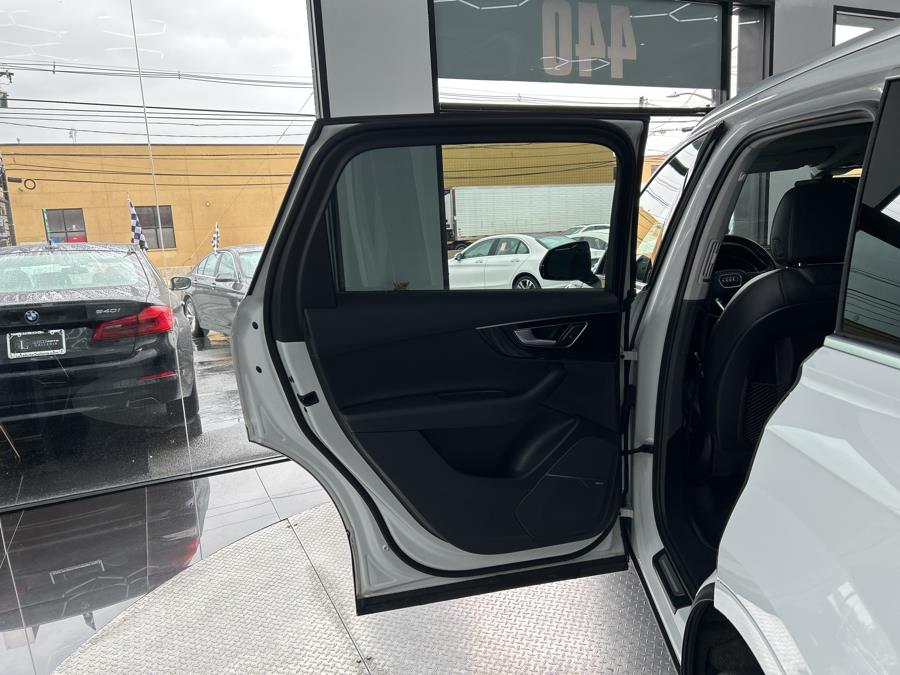 2019 Audi Q7 Premium Plus 55 TFSI quattro, available for sale in Jersey City, New Jersey | Luxe Auto Galleria. Jersey City, New Jersey 2019 Audi Q7 Premium Plus 55 TFSI quattro, available for sale in Jersey City, New Jersey | Luxe Auto Galleria. Jersey City, New Jersey