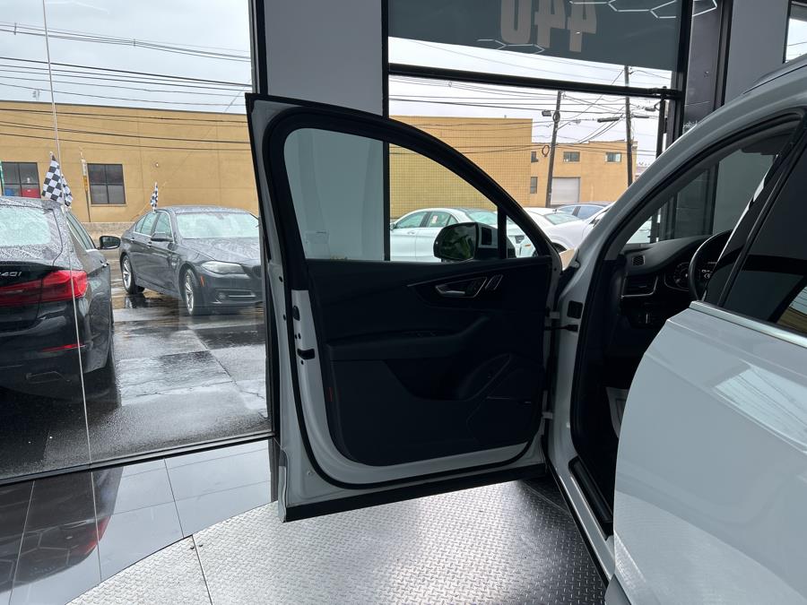 2019 Audi Q7 Premium Plus 55 TFSI quattro, available for sale in Jersey City, New Jersey | Luxe Auto Galleria. Jersey City, New Jersey 2019 Audi Q7 Premium Plus 55 TFSI quattro, available for sale in Jersey City, New Jersey | Luxe Auto Galleria. Jersey City, New Jersey
